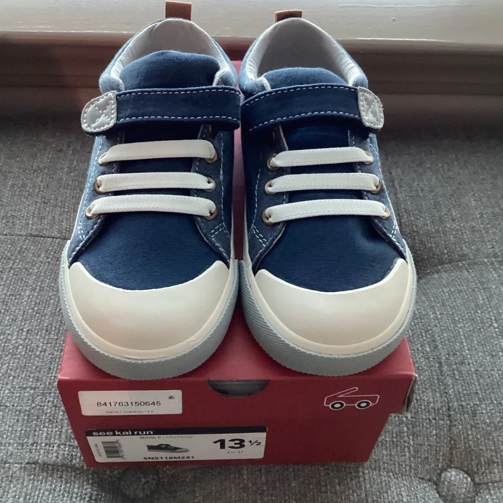 See Kai Run Stevie II Sneaker, size 13.5